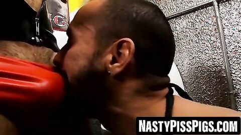 Homo freak begs to be filled with hot piss in mouth