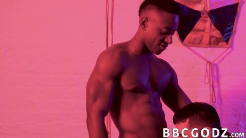 Ebony hunk seduces a guy into interracial bareback