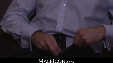 MaleIcons.com - Asian hunk Jessie Lee's sucking session before anal