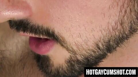 Tristan Mathews deepthroats Mason Lears massive shaft