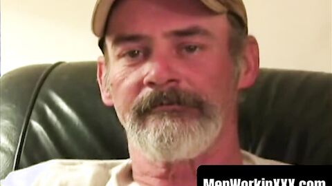 MenWorkinXXX.com - Sexy jerk off session with bearded old dude showing off vigorously