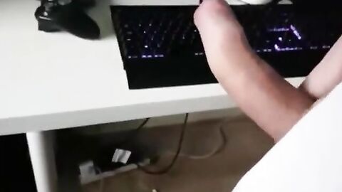 Uncut Cock Wank - So Geil Gewichst