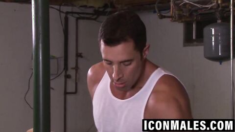 Killian services Nick's hard tool with skilled lips