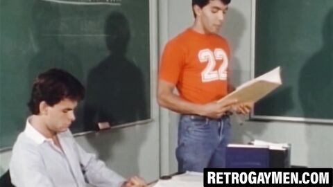 Athletic cock hungry homos devour dick in threesome