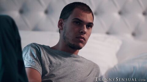 Trans stepsis Izzy Wilde needs Tony Stings fat cock to stretch her raw