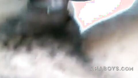 Osito maduro se coge a un jovencito en video amateur