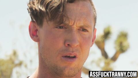 Khloe Kay welcomes Pierce Paris' cock in her ass