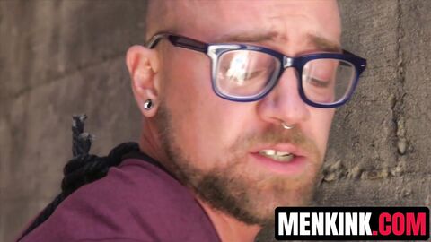 Buff Max Cameron punishes litterbug Jay Austin with alleyway bondage