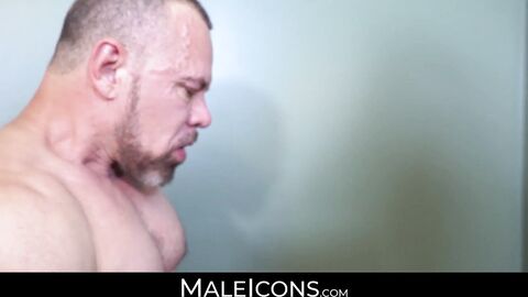 MaleIcons.com - Muscular mature gay's hammering session with young gay