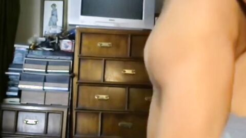 Bareback Blowjob for Amateur Masturbator with Grosse Bite