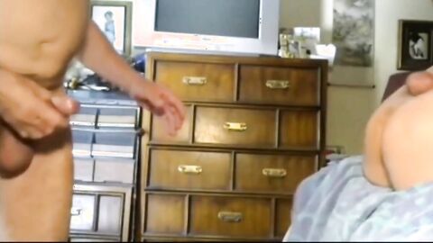 Bareback Blowjob for Amateur Masturbator with Grosse Bite