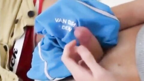 Twink Sniffs Schwimmer Bareback