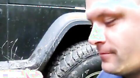 Ein Blase-Date im Freien mit einem Amateur