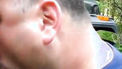 Ein Blase-Date im Freien mit einem Amateur