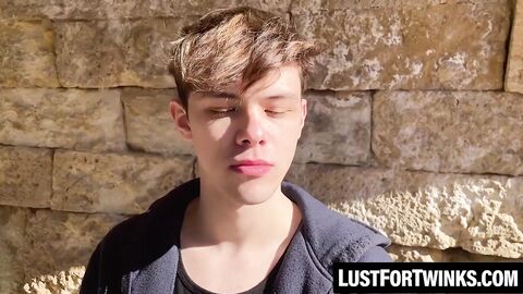 Hot twink Jack Davis goes on road trip with friends and fucked