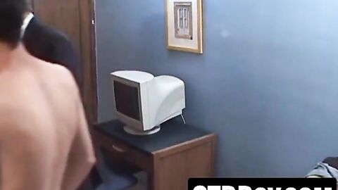 Twink construction worker pounds Latino bottom