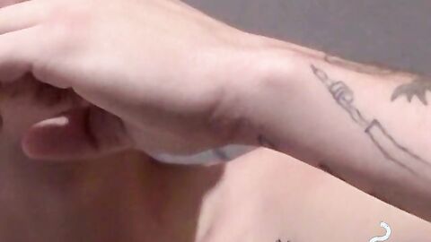 Passionate deepthroating and sultry smoking experience