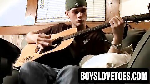 Big cocked stud wanks off and cums with abandon