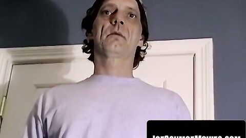 Mature stud drills an inked hole missionary before creampie