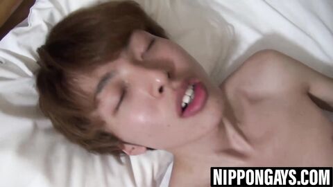 Super cute Asian twink takes raw doggystyle drilling