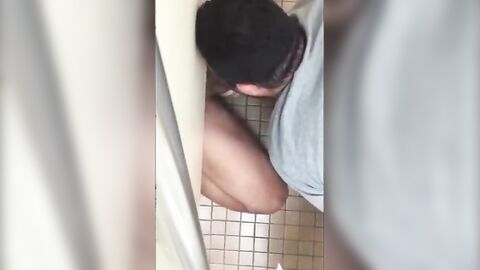 Big Cock Amateur Blowjob in a Public Restroom