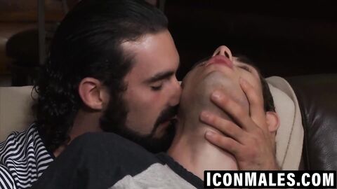 Muscle bear needs twink holes to pound aggressively