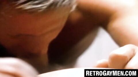 Muscled stud gets cock and nipples sucked by twink