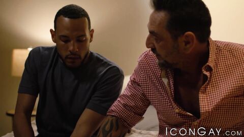 Elijah Wilde plunges his mighty dick deep on Vince Parkers ass