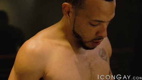 Elijah Wilde plunges his mighty dick deep on Vince Parkers ass