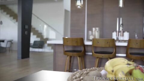 Shemale superstar Erica Cherry bangs desperate blonde lady Destiny Cruz