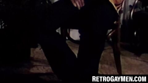 Very attractive Lee unloads thick cum after intense jerking