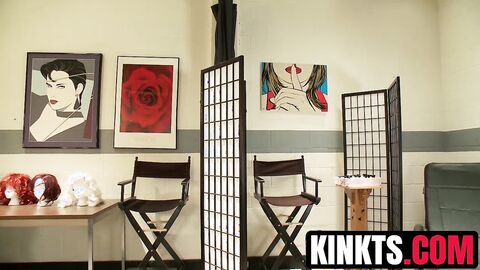 Bella Rossi sends TS Jessica Foxs cock gushing out with hot load