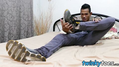 Sensual foot sniffing while jerking off with Asian twink Joshua