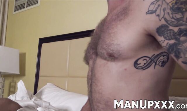 Draven Navarro and Colby Jansen cum hard after sucking each others toes