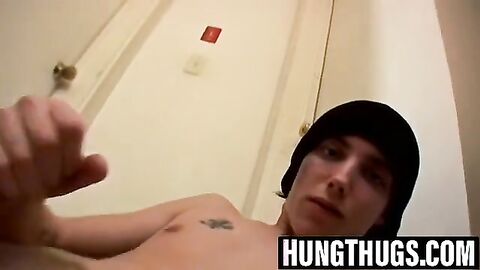 Horny Blinx gets down to business in solo jackoff