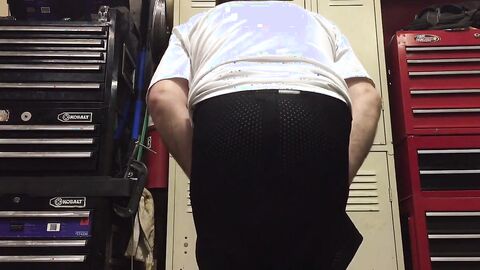 Big Balls Bareback: Cum Slapping Action!