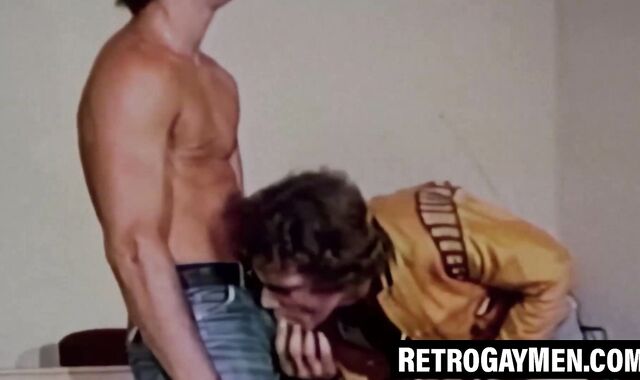 Horny Kip and Lee wrestle cocks then suck each other deep