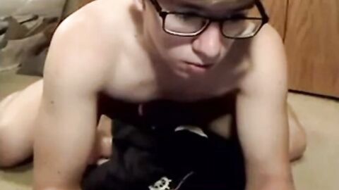 Nerdy Twink Dildo Solo