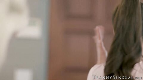 Blonde tranny Jenna Gargles pricked my awesome cunt until she cums