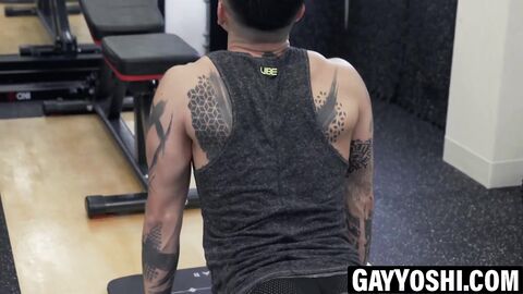 Japanese jock Yoshi Kawasaki trains ass with dildo in gym