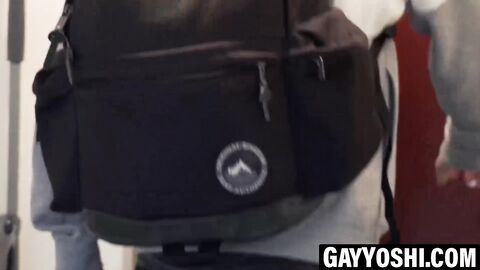 Japanese jock Yoshi Kawasaki trains ass with dildo in gym