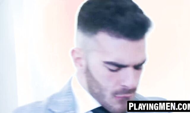 PlayingMen.com - Detective Donato Reyes and Pol Prince's sofa flip flop fucking