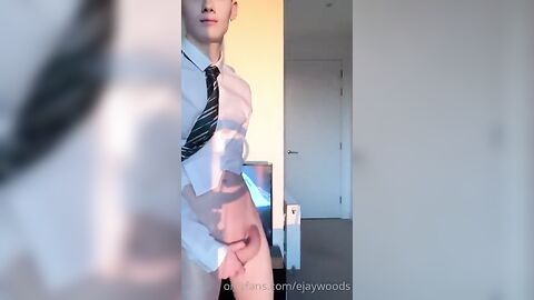 Gay Solo Elijahs naughty & horny strip after a long day - Fresh HD Scene