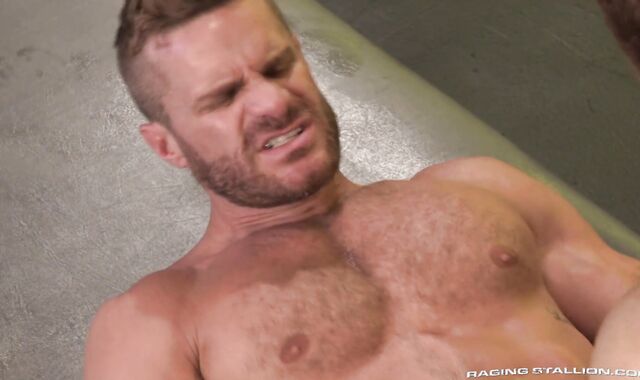 RagingStallion - Pulverizing alongside tattooed bodybuilder