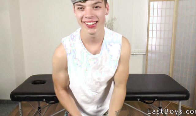 East Fellows - Super-Cute fapping yam-sized wood at the audition