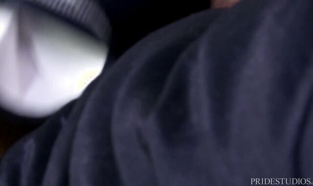 Trouser Snake Virgins: Inked pierced caucasian jock getting off