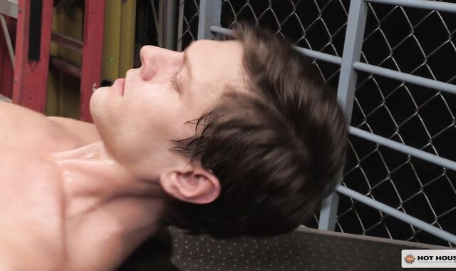 HotHouse: Furry Austin Avery receives schlong blowing