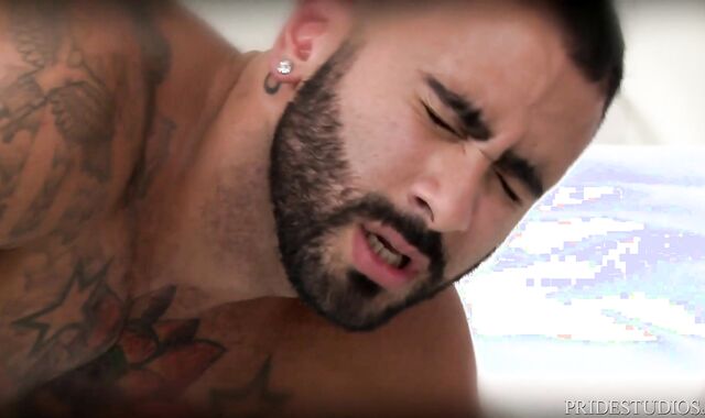 MenOver30.com - Muscly black-haired needs noisy hookup