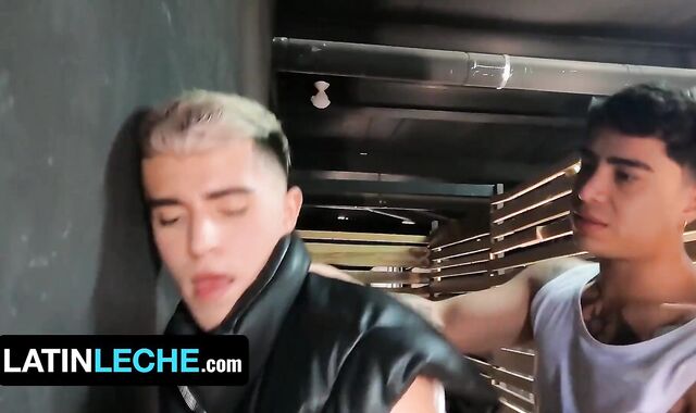 The Bartender Pt.1 featuring Cain Gomez, Angel Crush, Axel Yerel & Enrique Mudu - Latin Leche