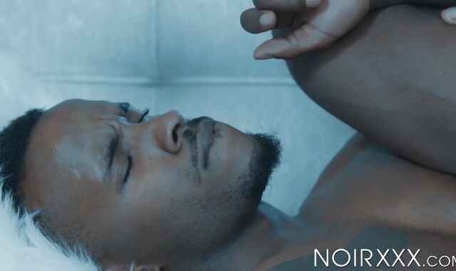 Throbbing cock hunk Pheonix Fellington fucked hard after BJ